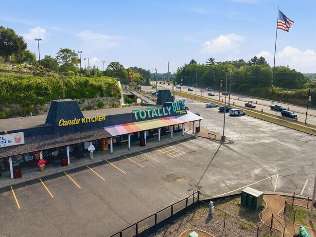 Building Photo - 2462 Wisconsin Dells Pkwy
