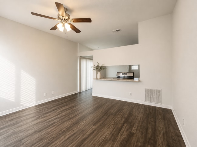 Building Photo - AVAILABLE NOW ; APPLY TODAY ON OUR WEBSITE!!!