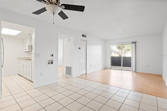 Building Photo - 920 N Lake Destiny Rd