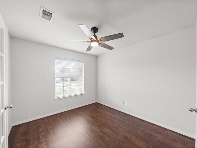 Building Photo - 21354 Beacon Springs Lane