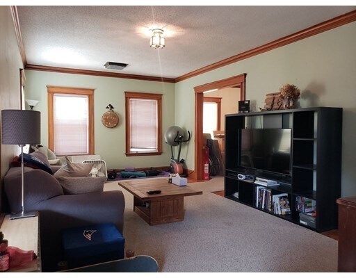 Building Photo - 9 Atkins St