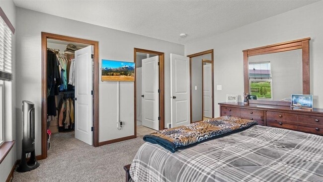 Building Photo - Move-In Ready Home with an Excellent Location