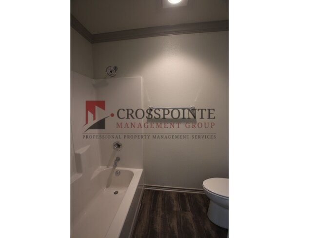 Building Photo - Beautiful 3 Bedroom 2 Bathroom Townhouse in South Tyler! 1/2 OFF FIRST FULL MONTH