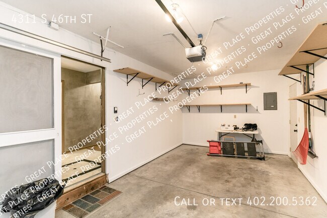 Building Photo - 4311 S 46th St