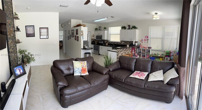 Building Photo - 803 SW 118th Ave