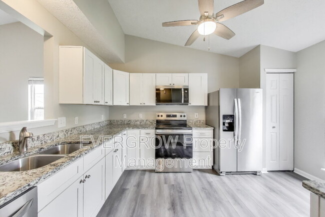 Building Photo - 8033 Painted Pony Dr