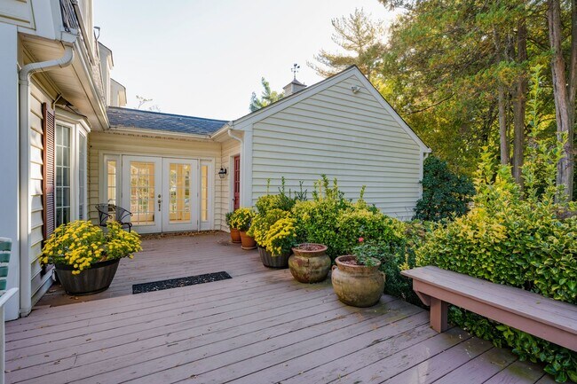 Building Photo - Amazingly Beautiful Colonial - Montgomery Village - Maryland