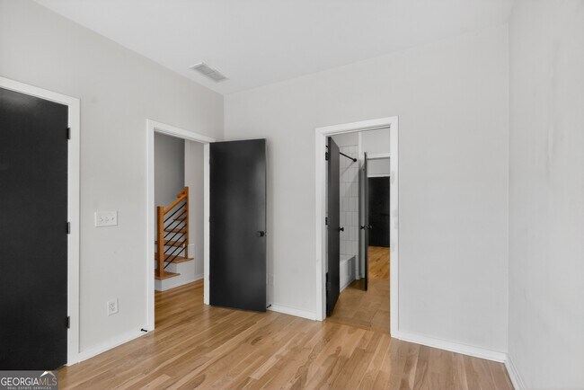 Building Photo - 454 Calhoun St NW