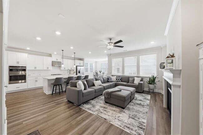 Building Photo - 3939 Alderstone Dr