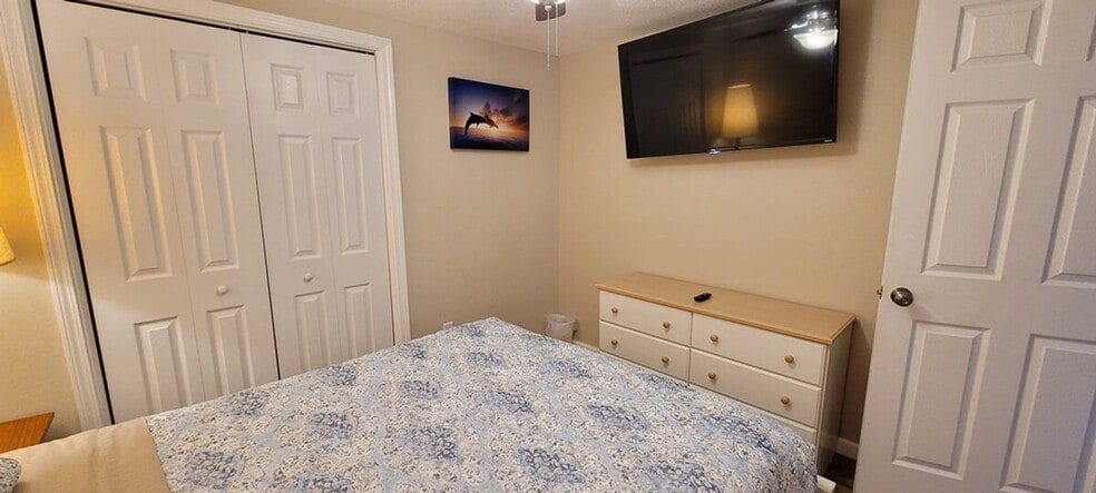 Building Photo - 1106 Fournier Ave