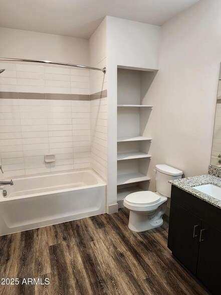 Building Photo - 250 E Ray Rd