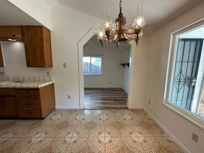 Building Photo - 1135 Amberwood Ln