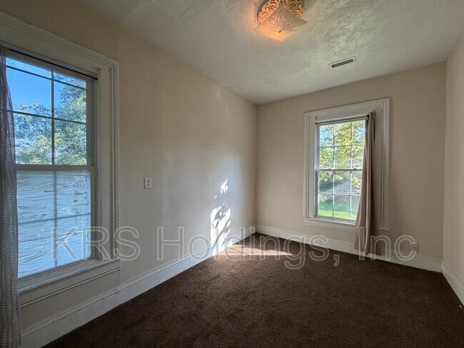 Building Photo - 125 S Willard Ave