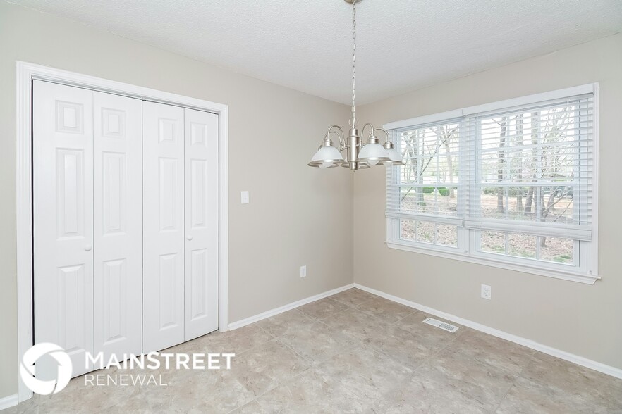 Building Photo - 2968 Rosecommons Dr