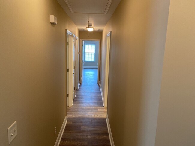 Building Photo - 152 Scarlett Ln