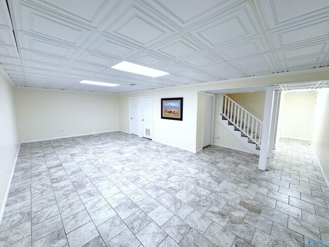 Building Photo - 1319 Chesterfield Rd SE