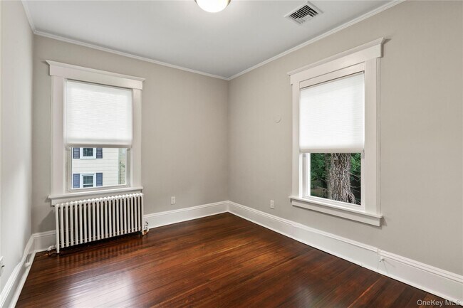 Building Photo - 46 Davis St