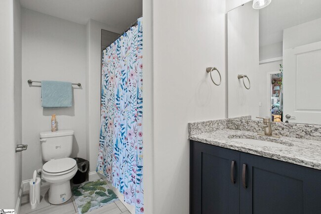 Building Photo - 222 Montview Cir