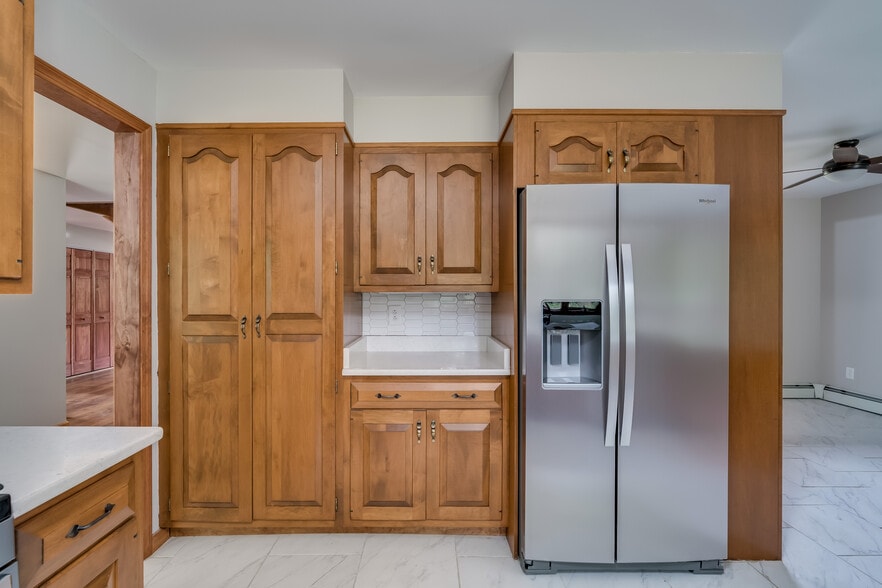 Kitchen - 108 Stafford Dr
