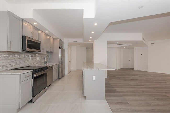 Building Photo - 19500 Turnberry Way