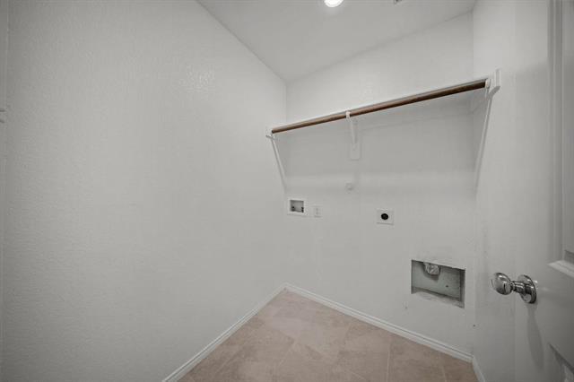 Building Photo - 2402 Mobile St