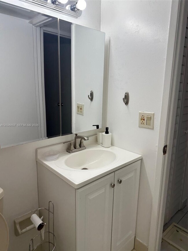 Building Photo - 9255 SW 125th Ave