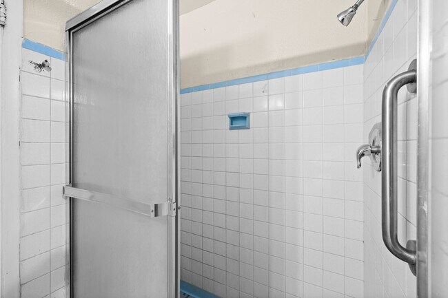 Building Photo - 143 W 28th St