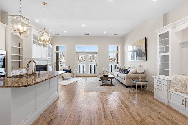 Building Photo - 16 Regency Pl