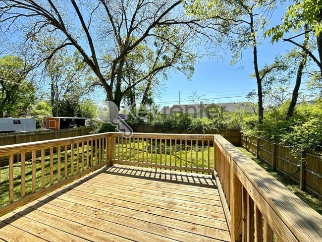 Building Photo - 2214 E 14th St