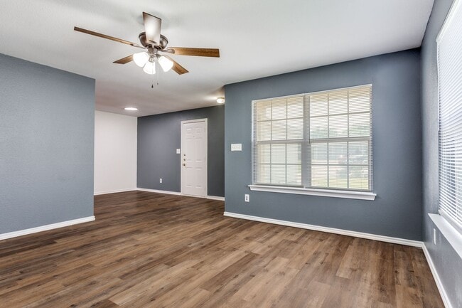 Building Photo - 8118 Marydean Ave