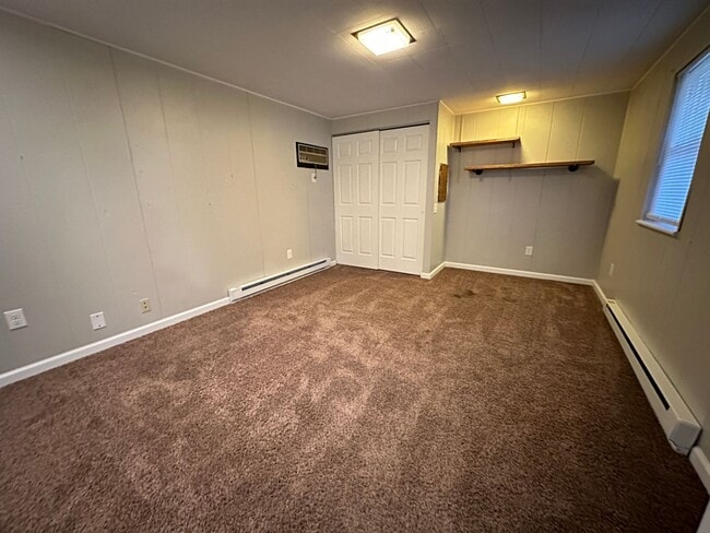 Building Photo - 6550 Summerdale