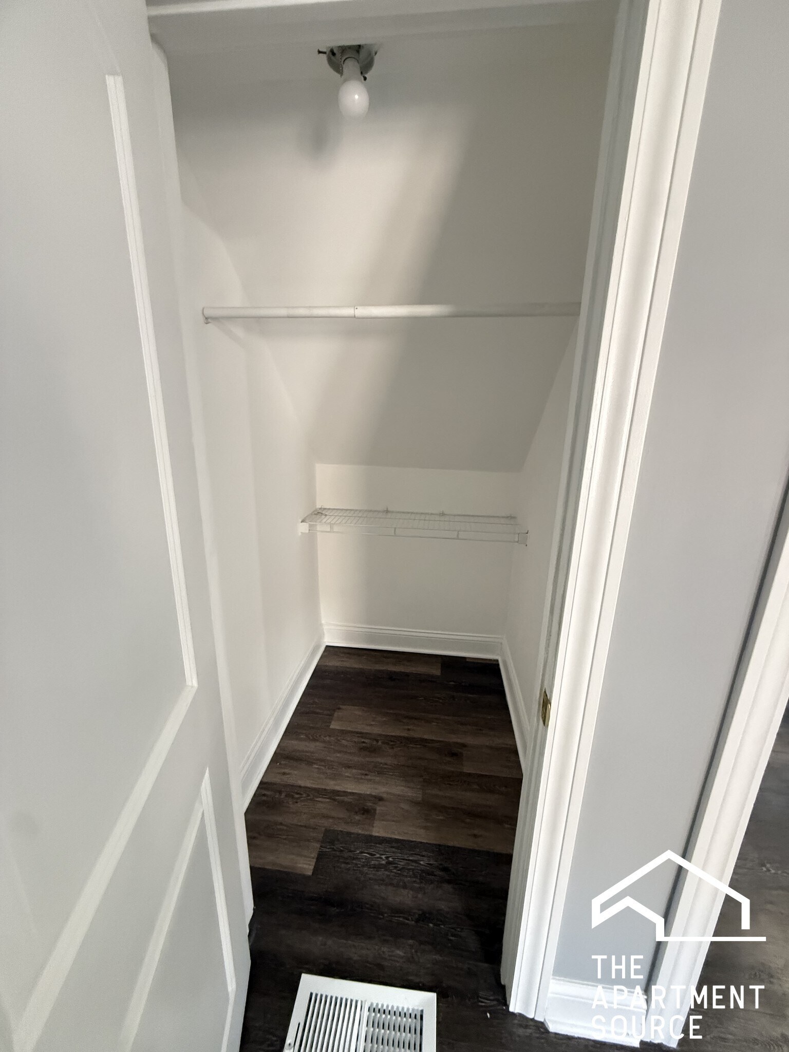 Building Photo - 2014 W 22nd Pl