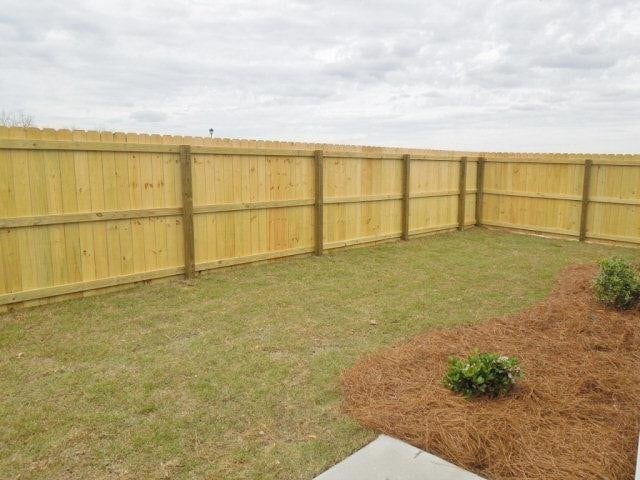 Building Photo - Beautiful 4-Bedroom Home with Fenced Yard ...