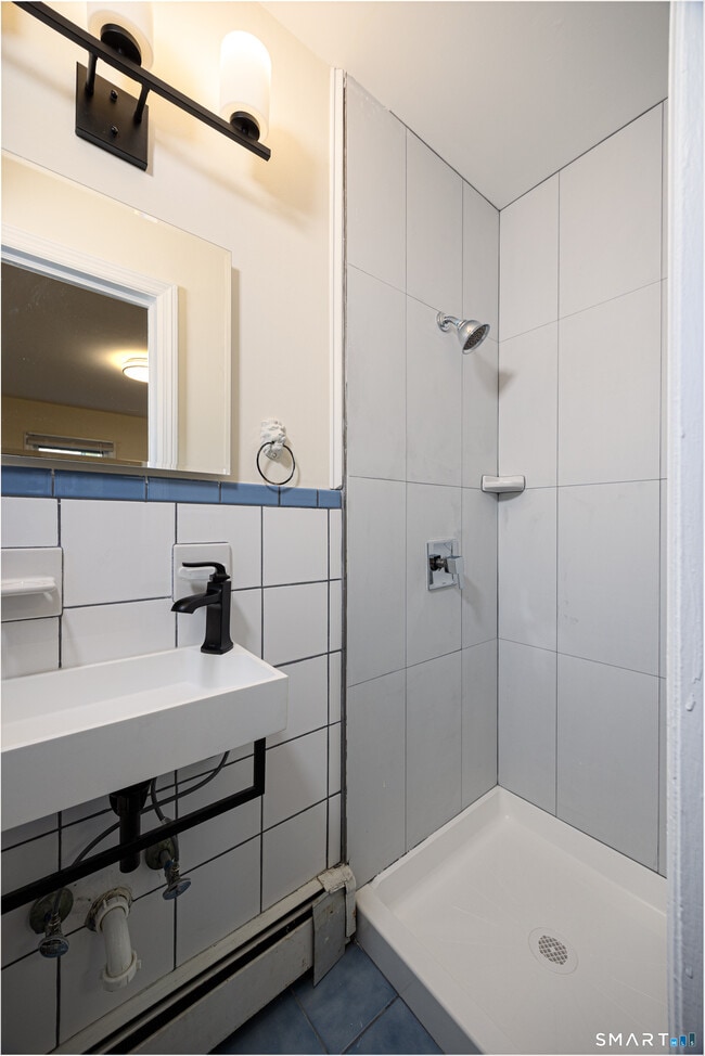 Building Photo - 55 Glendale Rd