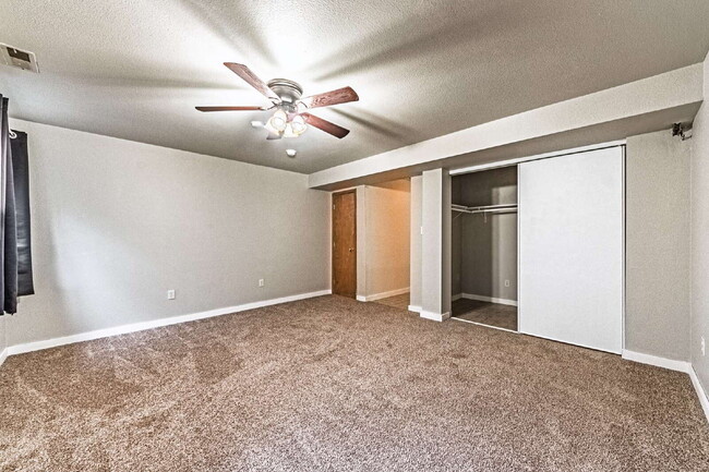 Building Photo - Beautiful Townhome with 3bedrooms and 3 bathrooms, and 1 car garage for rent.