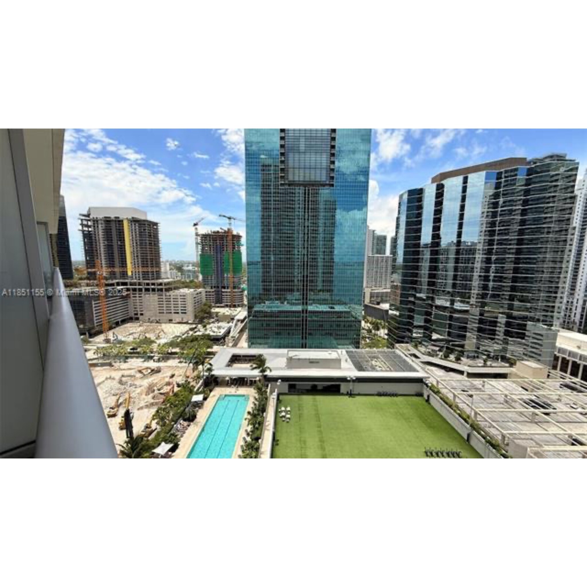 Building Photo - 1300 Brickell Bay Dr
