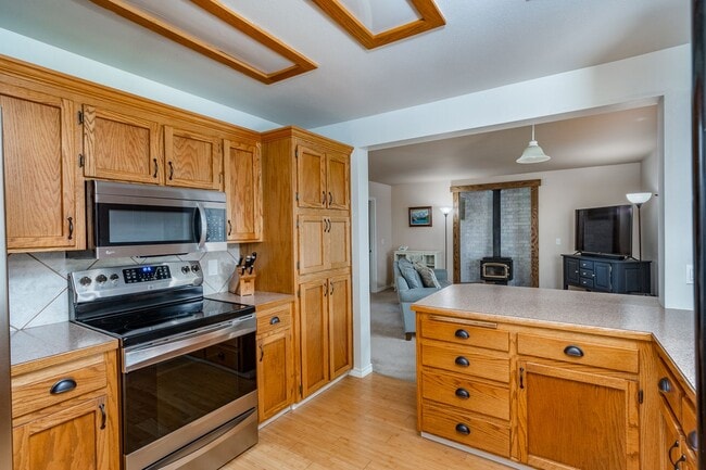 Building Photo - 3 Bedroom 2.5 Bath House