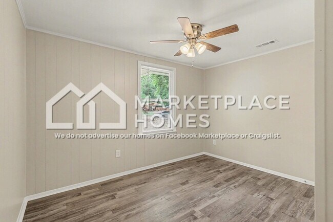 Building Photo - 3834 Maggie Dr SE