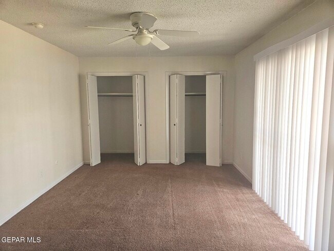 Building Photo - 6832 Escondido Dr