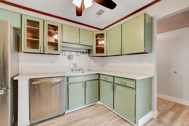 Building Photo - Charming Single-Story Home in Prime Northwest Location