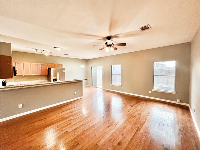 Building Photo - 8323 Greys Ln