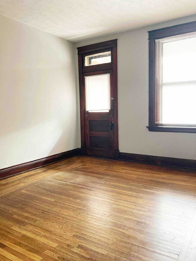 Building Photo - 3241 Jefferson Ave