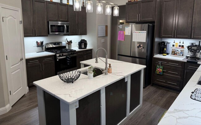 Building Photo - 3070 Crown Creek Cir