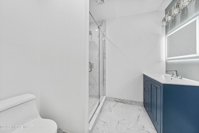 Building Photo - 146 Bath Ave