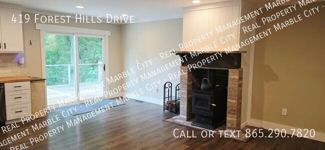 Building Photo - 419 Forest Hills Dr