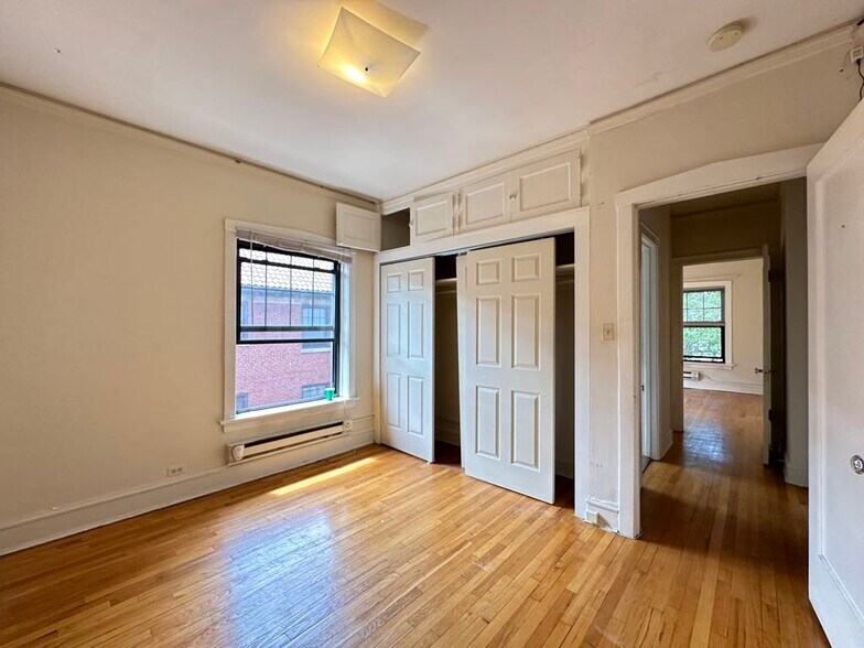 Building Photo - 1314 Oak Ave