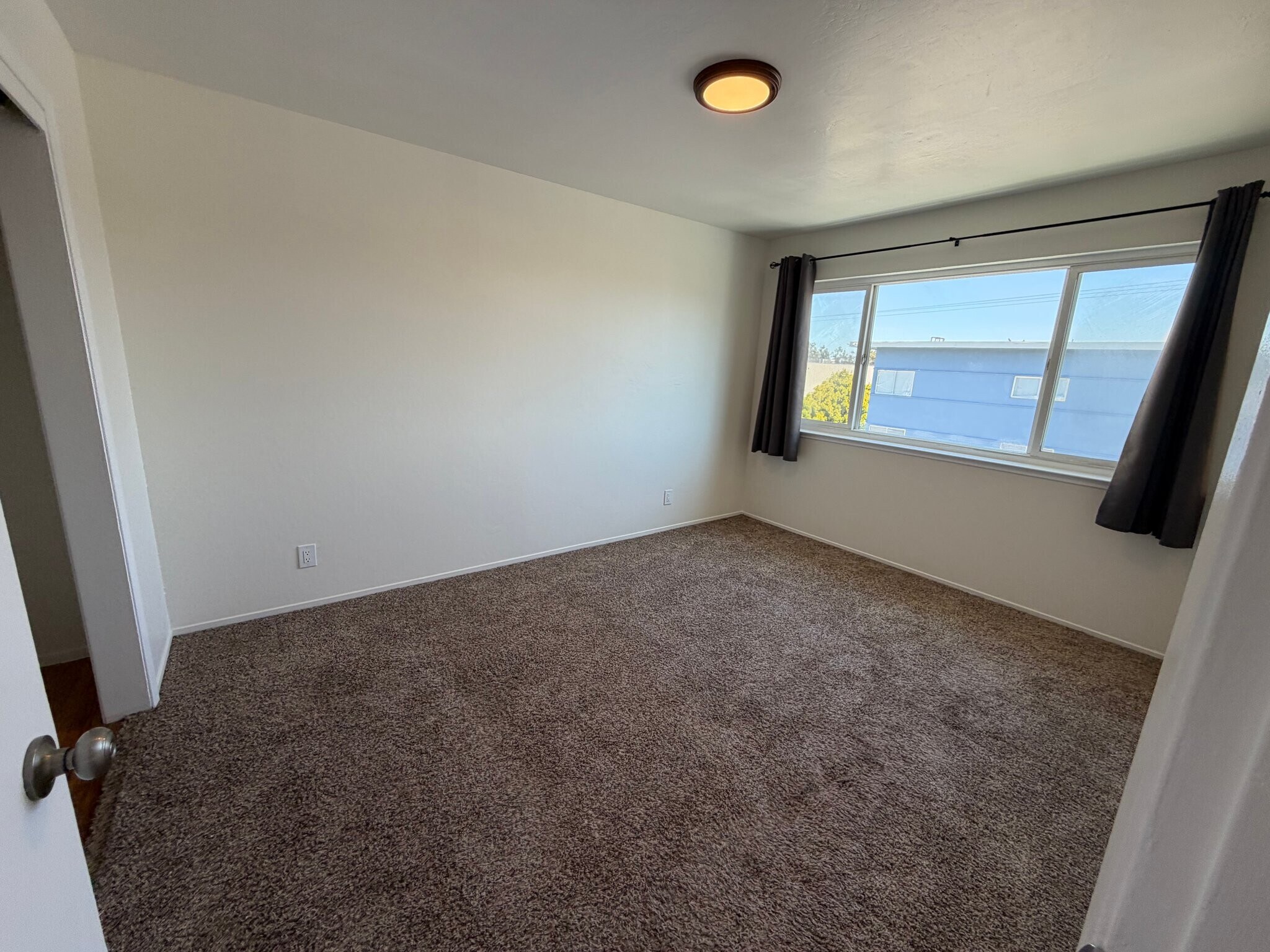 Building Photo - 490 Talbert St