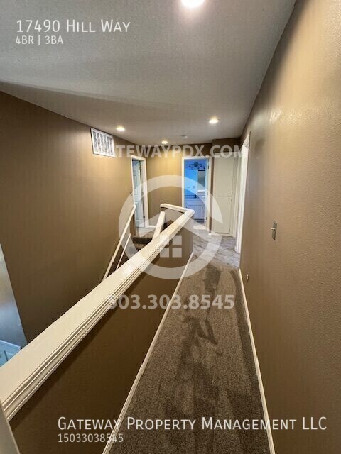 Building Photo - 17490 Hill Way