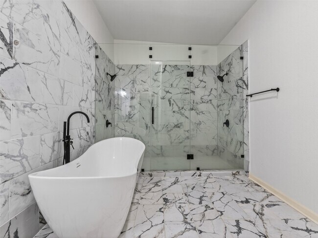 Building Photo - 11515 Iberia Dr