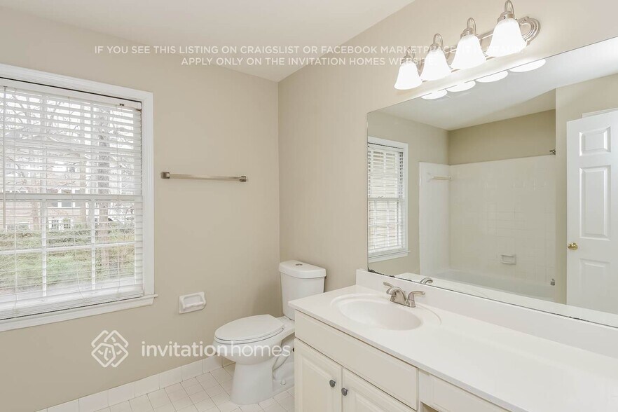 Building Photo - 613 Dahlia Way